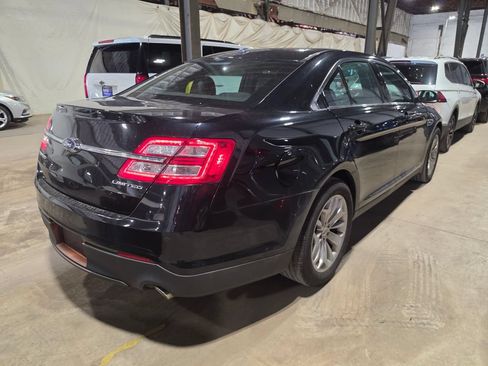 Used 2018 Ford Taurus Limited w/ Driver Assist Package FWD image 2