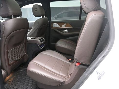 Used 2021 Mercedes-Benz GLS 450 4MATIC image 21