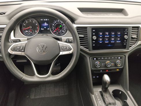 Used 2021 Volkswagen Atlas SE FWD image 22