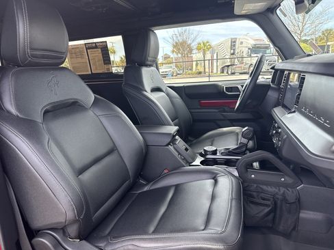 Used 2025 Ford Bronco Badlands image 43