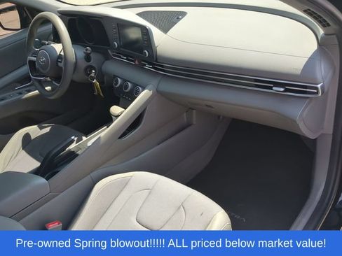 Used 2023 Hyundai Elantra SE FWD image 42