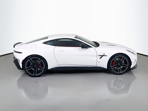 Used 2026 Aston Martin V8 Vantage S RWD image 8
