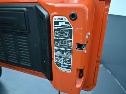 Used 2018 Jeep Wrangler Unlimited Sport S image 38