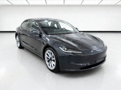 Used 2024 Tesla Model 3 Standard Range RWD image 3