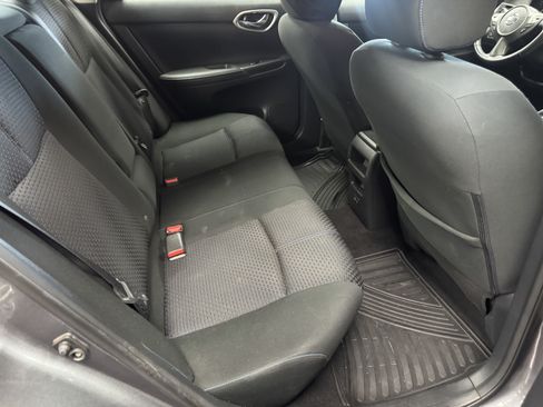 Used 2019 Nissan Sentra SR FWD image 14