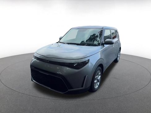 Used 2025 Kia Soul LX w/ LX Technology Package FWD image 6