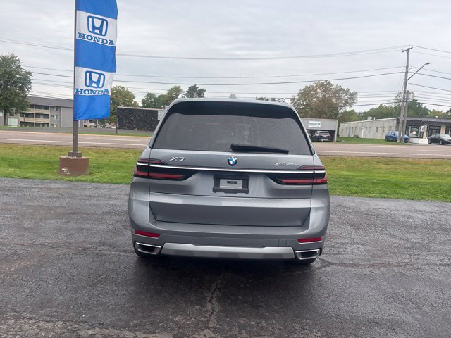 Used 2025 BMW X7 xDrive40i w/ Executive Package AWD/4WD image 4