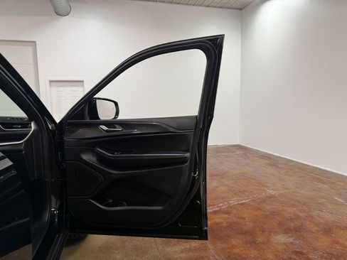 Used 2023 Jeep Grand Cherokee L Laredo image 62