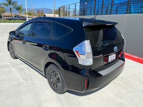 Used 2014 Toyota Prius V Three image 25
