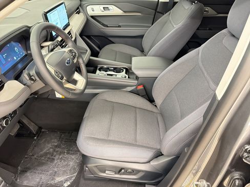 New 2026 Ford Explorer Active image 5