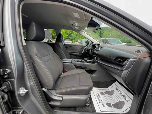Used 2023 Nissan Rogue S image 13