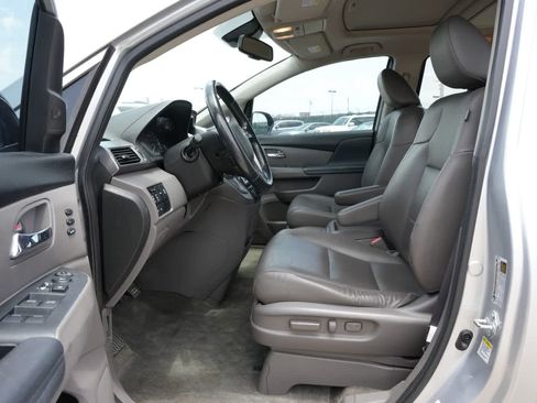 Used 2015 Honda Odyssey Touring Elite image 17