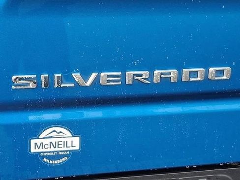 Used 2023 Chevrolet Silverado 1500 ZR2 image 34