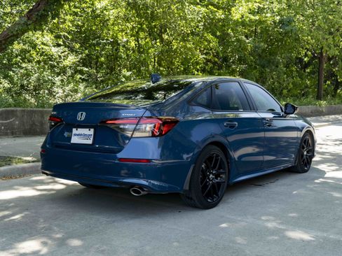 Used 2025 Honda Civic Sport image 9