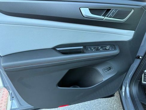 New 2026 Volkswagen Atlas Peak Edition image 9