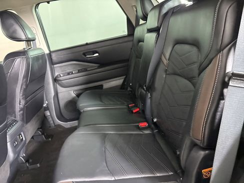 Used 2024 Nissan Pathfinder Platinum w/ Cargo Package image 23