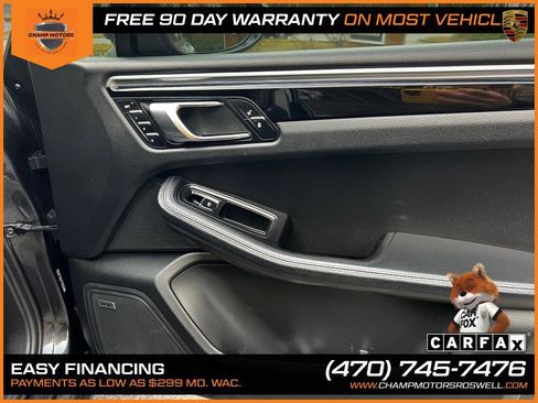 Used 2017 Porsche Macan AWD/4WD image 34