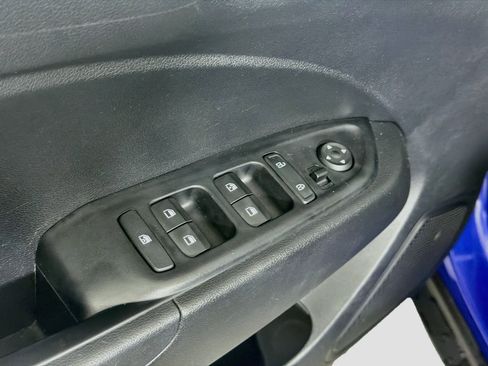 Used 2025 Hyundai Venue SEL FWD image 31