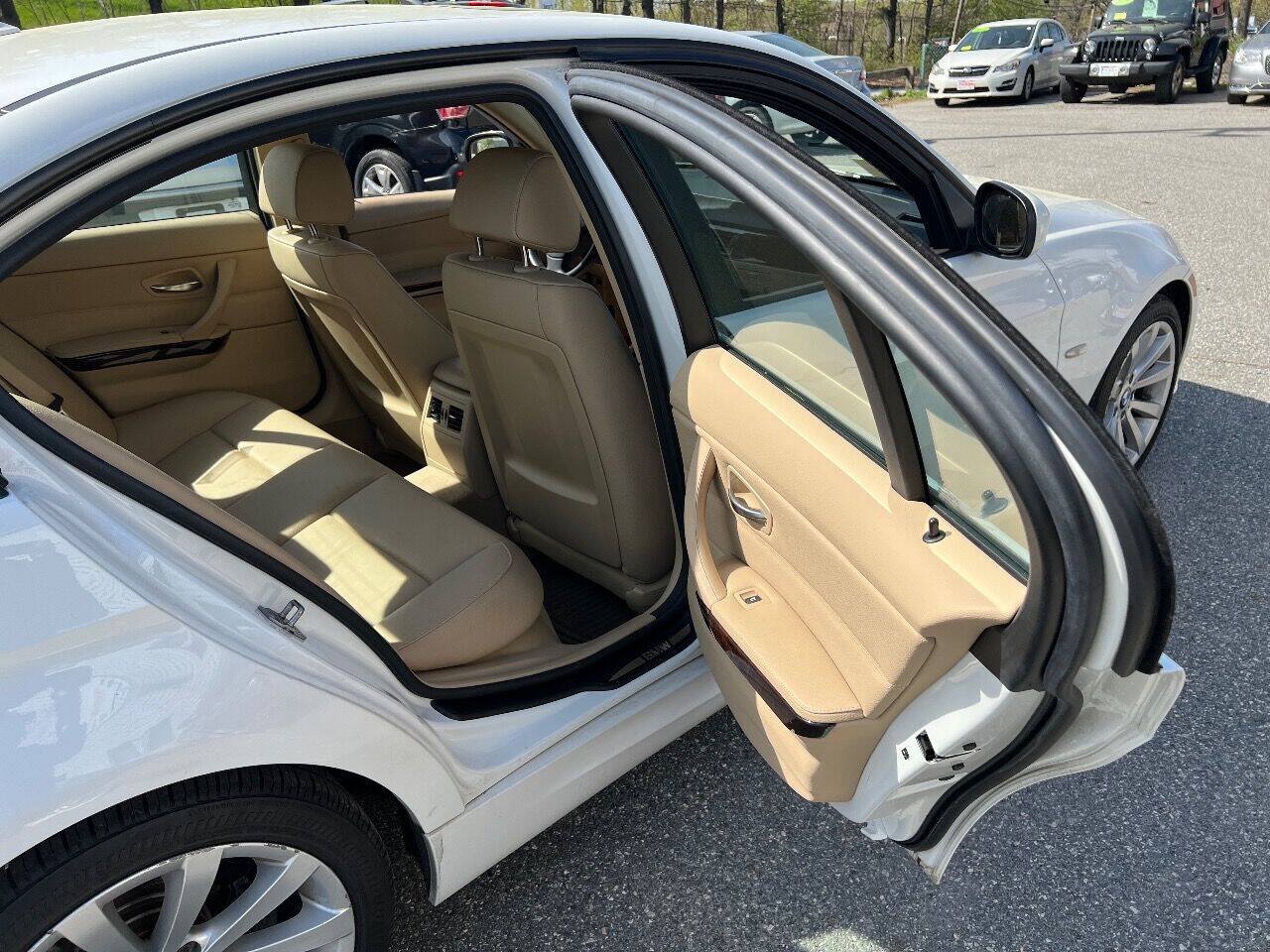 Used 2011 BMW 328i Sedan RWD image 12