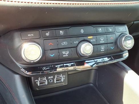 Used 2024 Dodge Durango GT AWD/4WD image 22