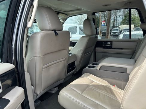 Used 2015 Lincoln Navigator L 4WD image 5