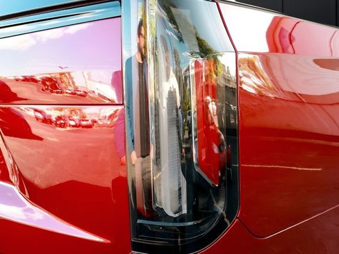 Used 2023 Cadillac Escalade ESV V AWD/4WD image 40