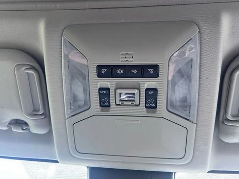 Used 2019 Toyota RAV4 XLE AWD/4WD image 38