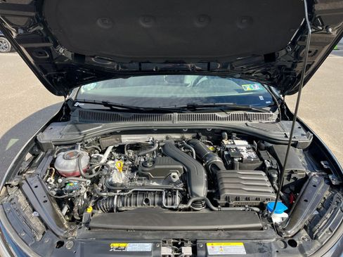 Used 2025 Volkswagen Jetta SE image 31