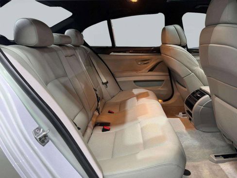Used 2013 BMW 550i Sedan image 71