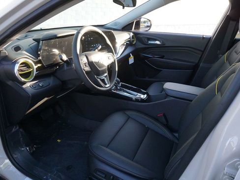 New 2026 Chevrolet Trax ACTIV FWD image 9