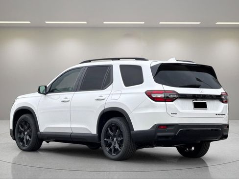 New 2026 Honda Pilot Black Edition image 3