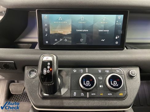 Used 2023 Land Rover Defender 110 X-Dynamic SE image 15