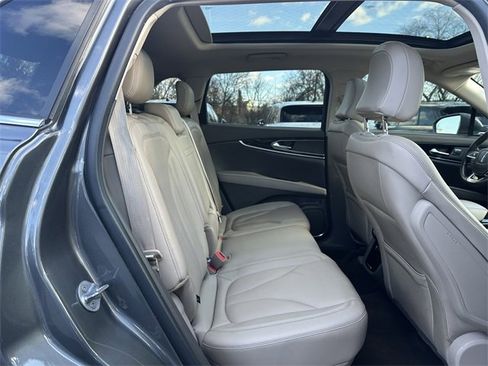 Certified 2022 Lincoln Nautilus Reserve image 37