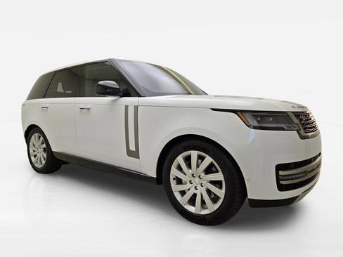 Used 2023 Land Rover Range Rover SE AWD/4WD image 3