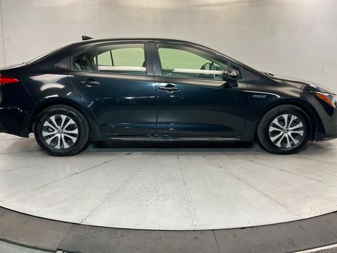 Used 2020 Toyota Corolla LE w/ Protection Package FWD image 6
