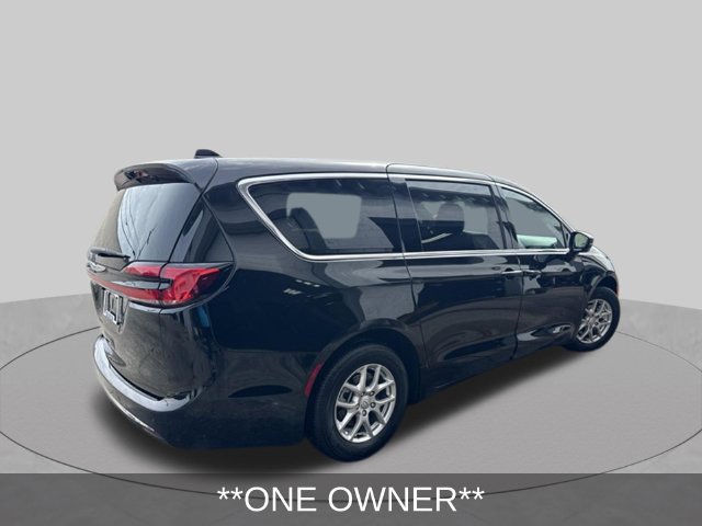 Used 2026 Chrysler Pacifica Select FWD image 4