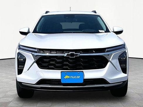 New 2026 Chevrolet Trax LT w/ Driver Confidence Package FWD image 2