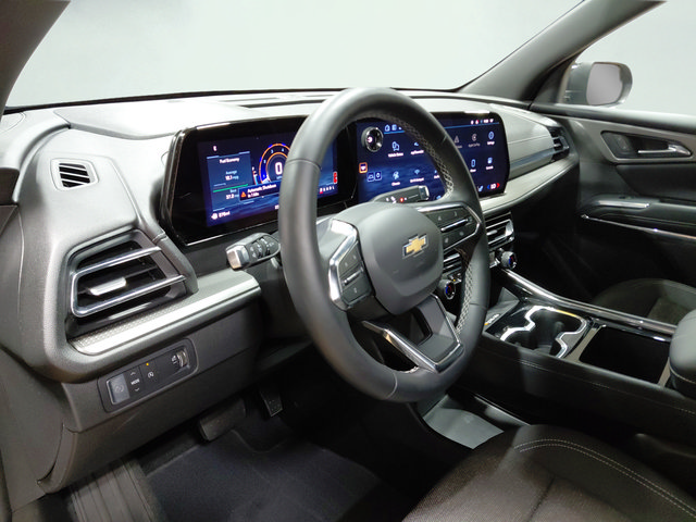 Used 2026 Chevrolet Traverse LT FWD image 25