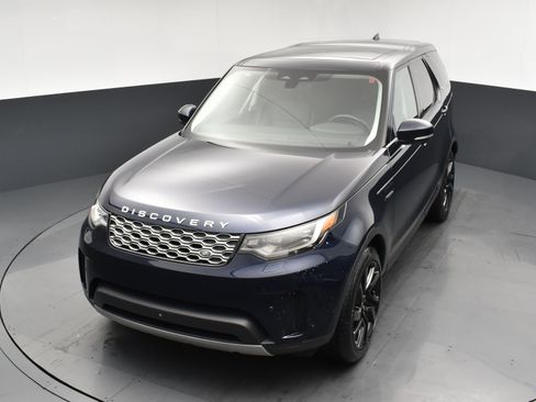 Used 2023 Land Rover Discovery S image 22
