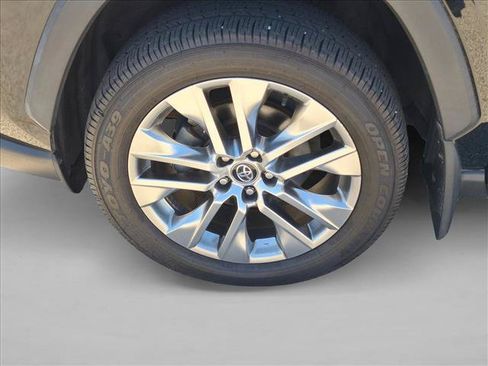 Used 2020 Toyota RAV4 XLE Premium AWD/4WD image 26