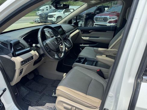 Used 2023 Honda Odyssey Elite image 2