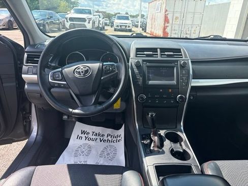 Used 2016 Toyota Camry SE FWD image 9