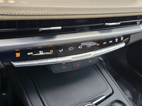 Used 2024 Cadillac XT4 Luxury FWD image 17