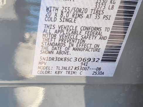 Used 2025 Nissan Pathfinder Platinum image 28