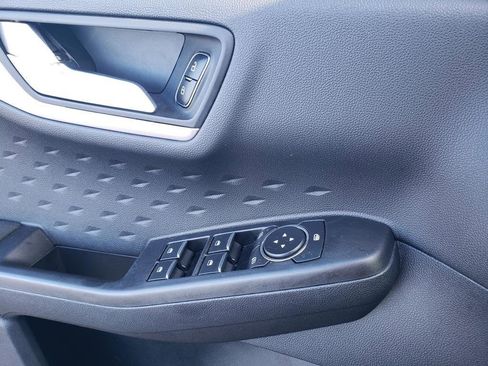 Used 2020 Ford Escape SE image 32