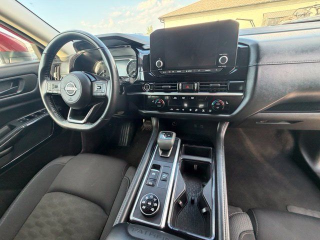 Used 2023 Nissan Pathfinder SV AWD/4WD image 16