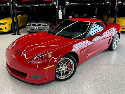 Used 2007 Chevrolet Corvette Z06 w/ Preferred Equipment Group RWD image 2