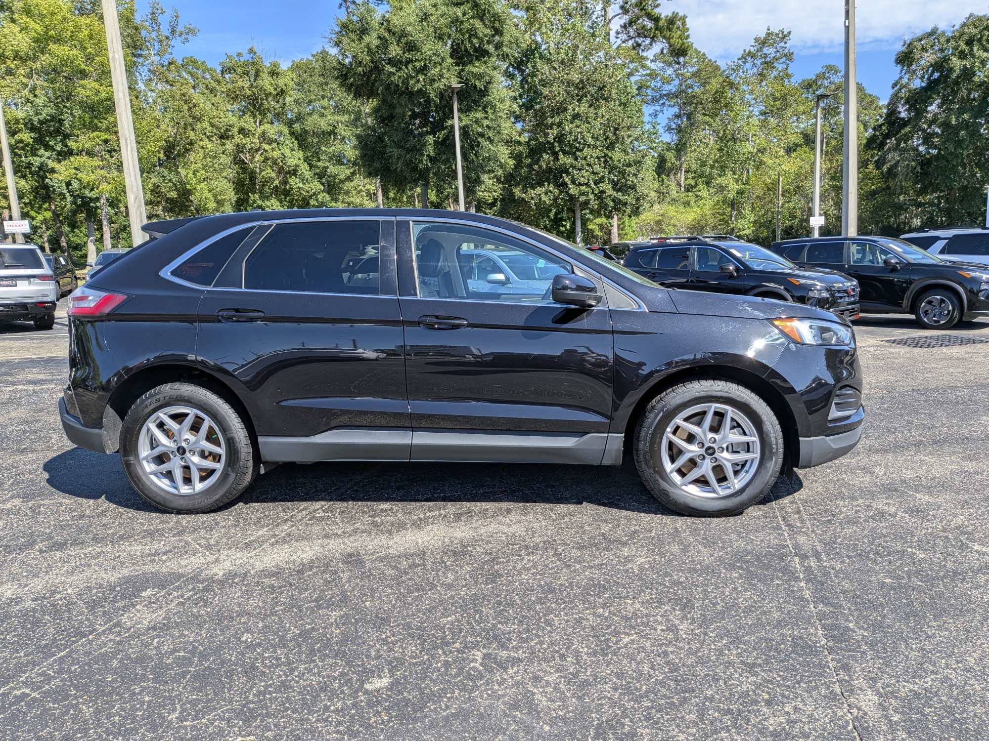 Used 2024 Ford Edge SEL AWD/4WD image 3