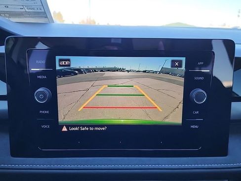 New 2025 Volkswagen Taos SE image 20