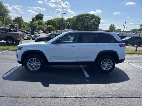 New 2026 Jeep Grand Cherokee Laredo AWD/4WD image 4